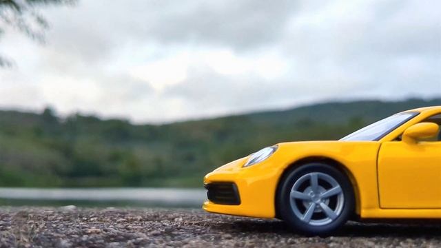 Porsche 911 Carrera 4S (992) | Maisto | Die-cast Scale Models | The Blank Diorama ?| смотреть онлайн