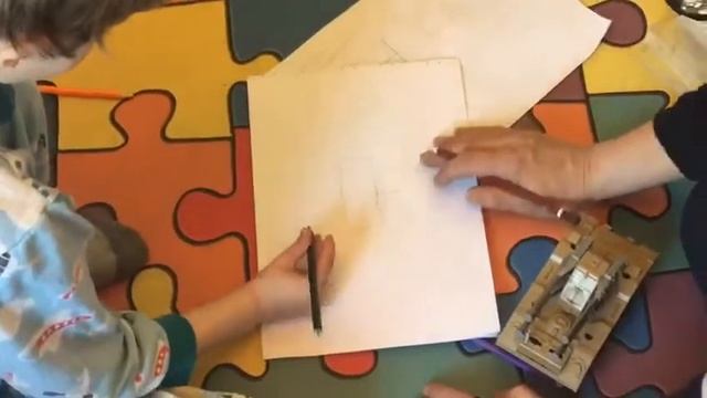САША И АРИНА рисуют дом, солнышко, геометрические фигуры и раскрашивают их смотреть онлайн