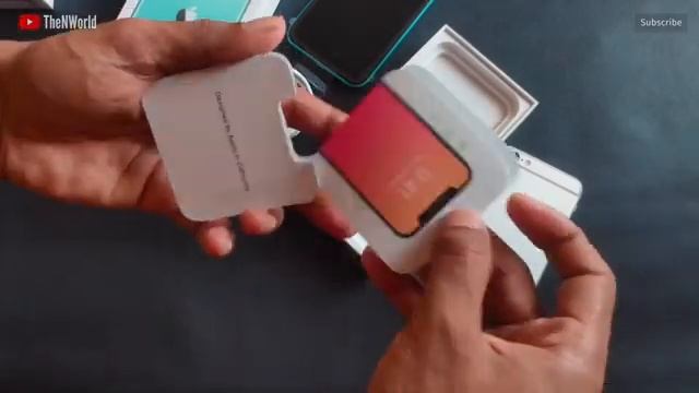 iPhone 11 Unboxing in 2020. What’s inside? My Apple Store India Experience.. смотреть онлайн