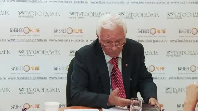 Ренат Муслимов: "Чтобы система была устойчивой, ее надо иногда трясти" смотреть онлайн