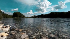 У человека в квартире бьет током батарея.