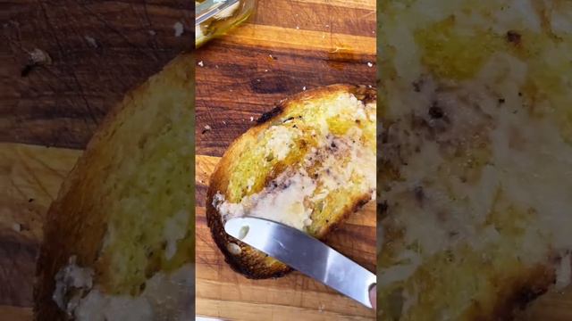 Bruschetta de tomate, burrata e rúcula com molho de mostarda à l’ancienne смотреть онлайн