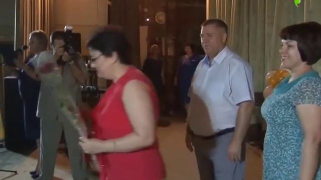 Работники сферы торговли 50 лет подряд отмечают профессиональный праздник смотреть онлайн