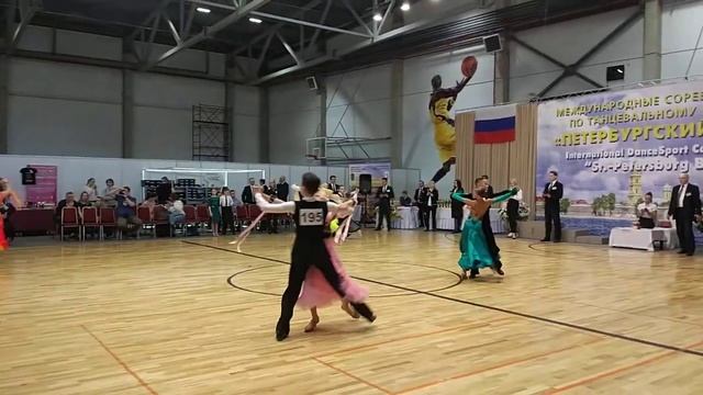 Квикстеп. Юниоры 2+1 Д класс St смотреть онлайн