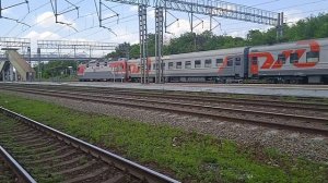 "Вагон Таврия" электровоз ЭП1М-574 с пассажирским поездом прибывает на станцию Сулин