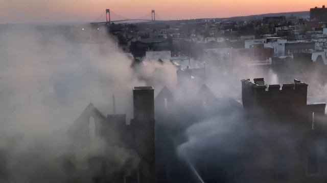 FDNY BOX 1475 FDNY BATTLING MAJOR 10-66 6TH ALARM FIRE IN MULTIPLE DWELLING ON 44TH STREET BROOKLY смотреть онлайн