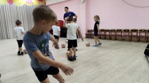 Тренировка по футболу у дошкольников 5-6 лет