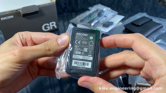 Ricoh GR III Street Edition - unboxing смотреть онлайн