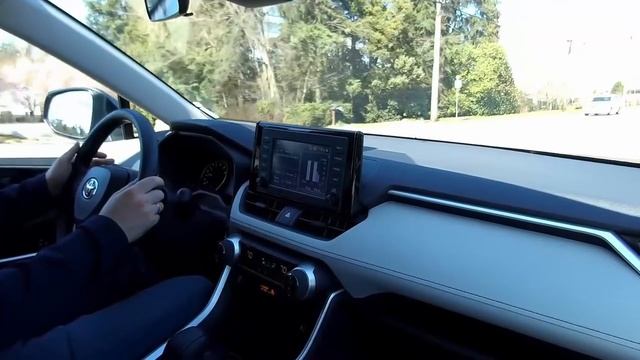 Новая Toyota RAV4 2019 на русском