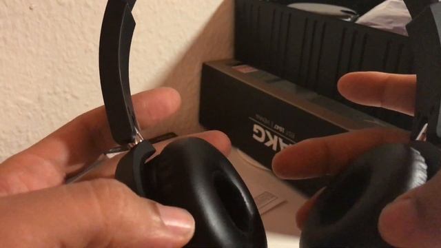 AKG Y50BT Bluetooth headphones смотреть онлайн