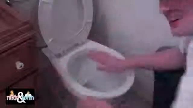 парень прикалолся над своей дувушкой смотреть онлайн
