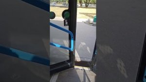 НЕ автоматическая дверь в автобусе или «Осторожно, двери не закрываются 2» // 8 сентября 2022 г.