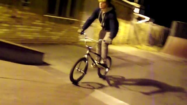 Fujifilm Finepix s2980 Video Test (BMX) смотреть онлайн