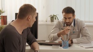 Восток-Запад, 1 сезон, 1 серия