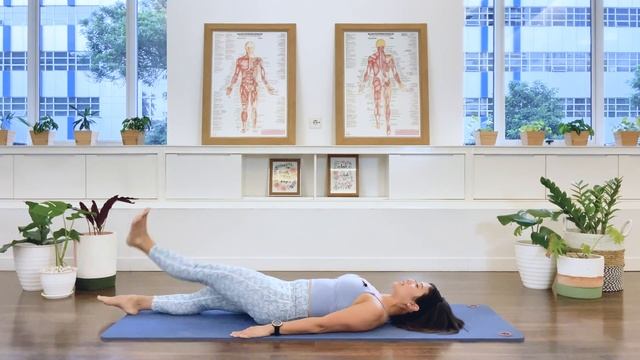 20 min Pilates Hip Workout - Hip Strengthening Exercises for Beginners смотреть онлайн