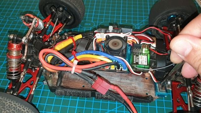 Programming an ESC without a Program Card on your RC vehicle смотреть онлайн