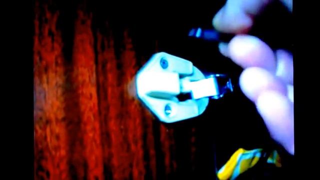 КАК ВЫКРУТИТЬ ПРОБЛЕМНЫЙ ВИНТ, САМОРЕЗ - ЛЕГКО! смотреть онлайн