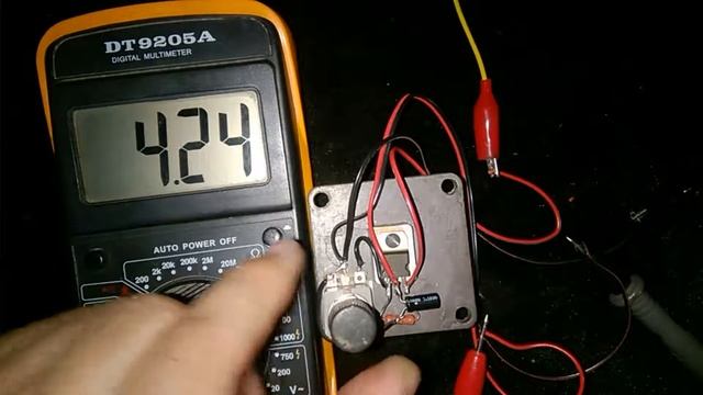 Cамый простой регулятор напряжение от 1.2 до 37в с мошнонтью 1.5 ампер .На транзисторе LM 317 смотреть онлайн