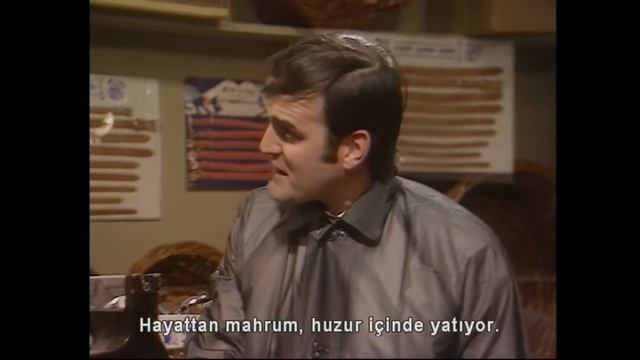 Monty Pythons Flying Circus - Dead Parrot - Ölü Papağan смотреть онлайн