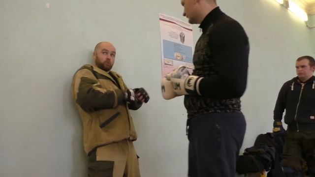 Если прижали к стене. Секреты уличного боя. Выживай и побеждай. (street fighting S.P.A.S.) смотреть онлайн
