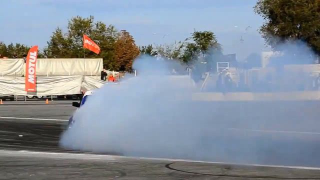 #I_Y PRESENT "epic video project" смотреть онлайн