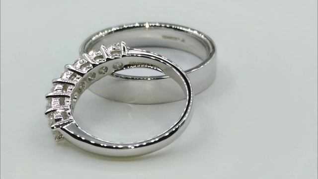 LADY'S SEMI ETERNITY DIAMOND BAND & MEN'S FINELY POLISHED WHITE GOLD BAND BY GEMRIZE смотреть онлайн