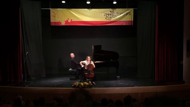“Le Grand Tango”, Astor Piazzolla смотреть онлайн
