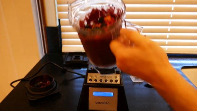 Testing Blendtec Total Blender - Fresh Start Frozen Smoothie Blend & Acai Berries смотреть онлайн
