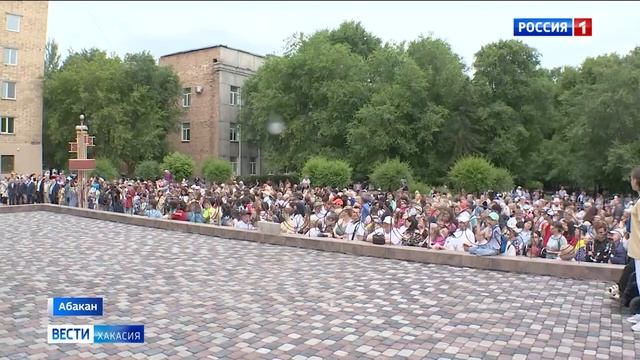 Сегодня в Хакасии открылся фестиваль театров кукол "Чир Чайаан" смотреть онлайн