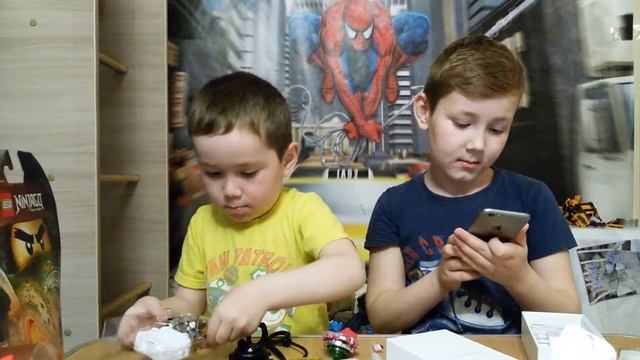 ПАПА НЕОЖИДАННО ПОДАРИЛ БРАТУ iPHONE А МНЕ БЕЙБЛЕЙД БЁРСТ В БУРГЕРЕ смотреть онлайн