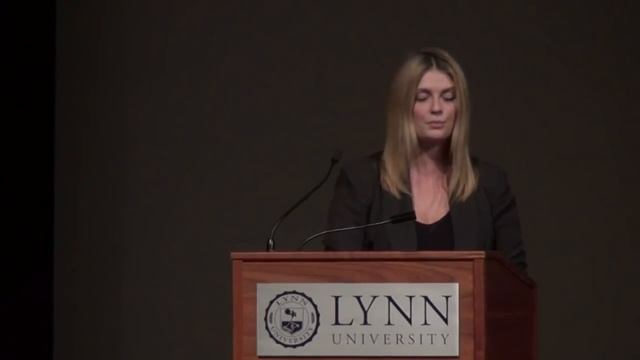 Mischa Barton receives 2014 Global Generation Award смотреть онлайн