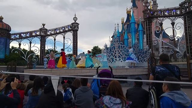 Disneyland Paris - Royal Princess Ball 2017 смотреть онлайн
