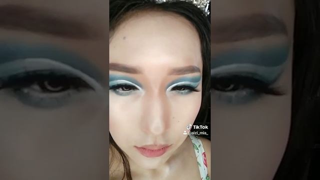 Алиса в стране чудес. Королевский торт. Признавайся смотреть онлайн