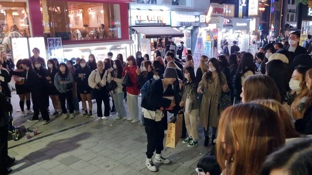 WEDNESDAY. AQA. FANTASTIC BUSKING ENDING SKETCH. HONGDAE. смотреть онлайн