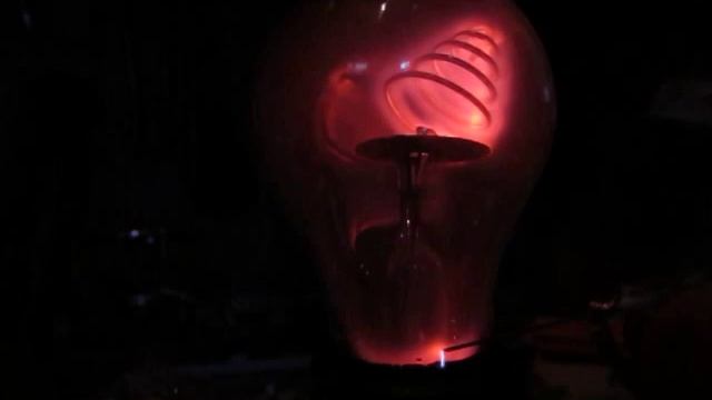 Высоковольтный ток от ионизатора воздуха, спецэффекты от неонки смотреть онлайн