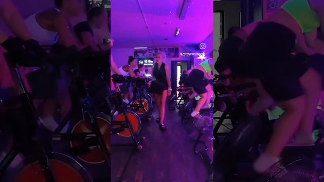 Расправь крылья, занимаясь в Сайкл велоаэробика ZotovcyclingOne