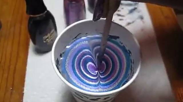 Manikyur, Krasivyj Risunok S Pomosch'yu Vody (Urok).360