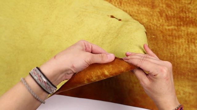 "Винтаж" с эффектом старения, толщ. 2.3 - 2.5 мм, цвет темно-желтый смотреть онлайн