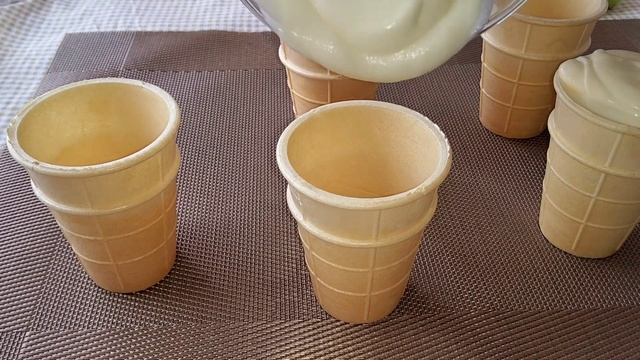 Сливочное мороженое фруктовое Strawberry ice cream ice cream 冰淇淋 смотреть онлайн