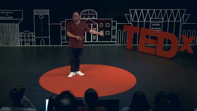How flags unite (and divide) us | Michael Green смотреть онлайн