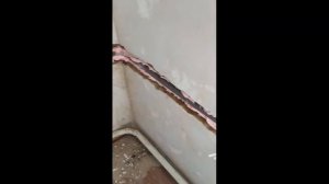 Заделка штроб с трубами отопления гипсовой штукатуркой