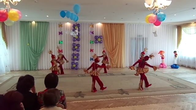 Казахский танец "Той бастар" смотреть онлайн