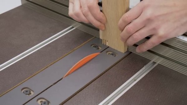 DIY Folding Outfeed Table with built-in Crosscut Sled – Pt  5