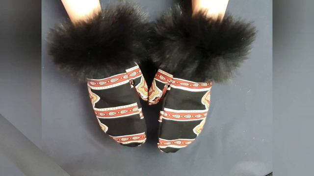 Полосатые варежки с мехом песца смотреть онлайн