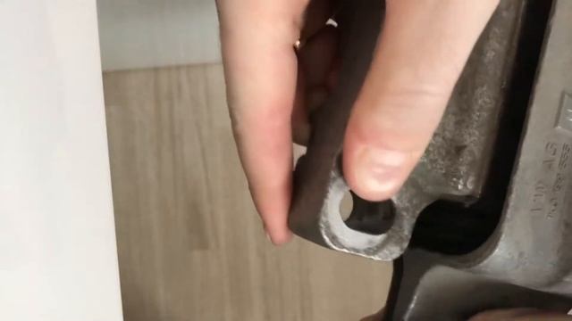 Левая опора коробки VAG смотреть онлайн