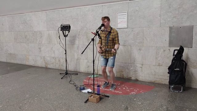 О Любви — Чиж & со - А не спеть ли мне песню о Любви? - в #метро Москвы, подумал Синерга #moscow смотреть онлайн