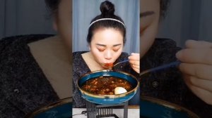 Китайцы едят на камеру... ???