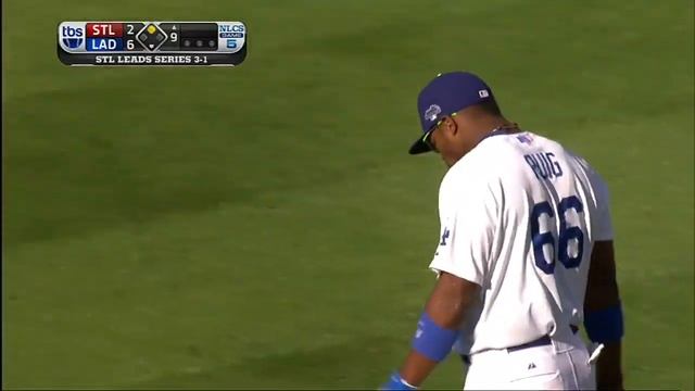 NLCS Gm5: Holliday's fly ball falls in for double смотреть онлайн