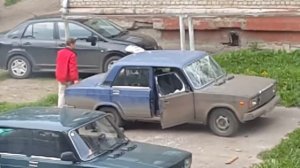 Неадекват разбил машину соседа