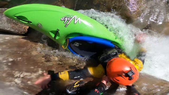 Kayak rescue on the Thompson River смотреть онлайн